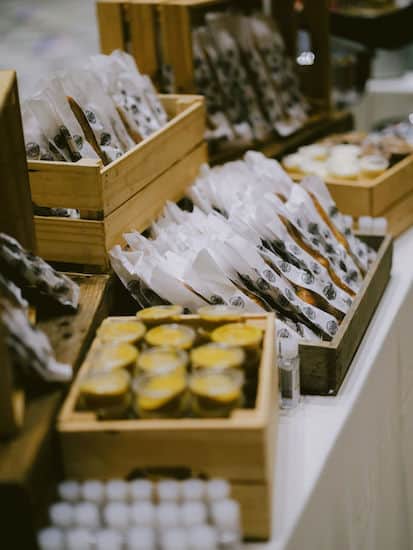 cheesesteaks and soft pretzels as late night snacks at a Philadelphia wedding at the Please Touch Museum