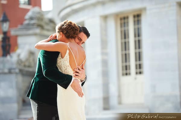 Philadelphia couple embrace after their first look in Old City